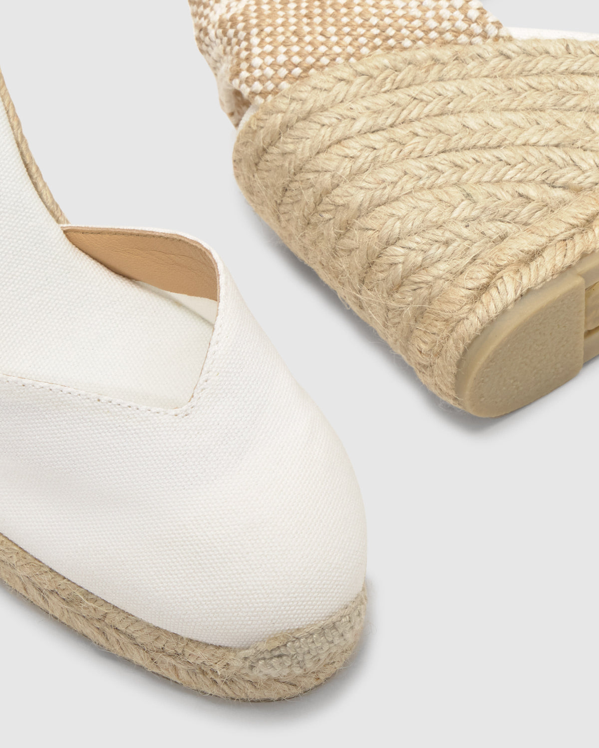 Chiara 8 in White Cotton
