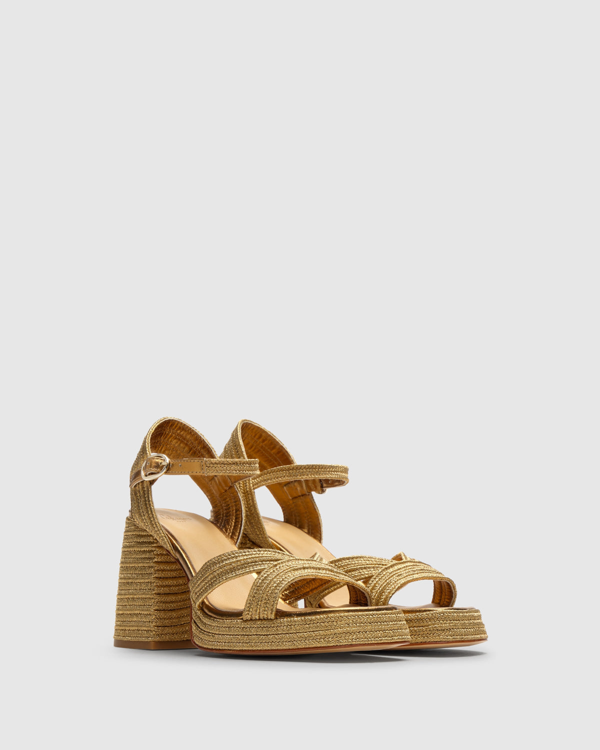 Valle in Old Gold