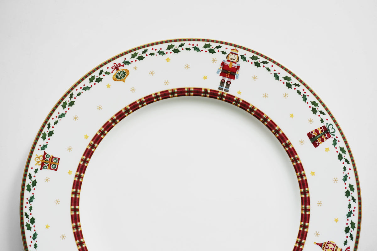 Prouna Nutcracker Dinner Plate Detail Photo