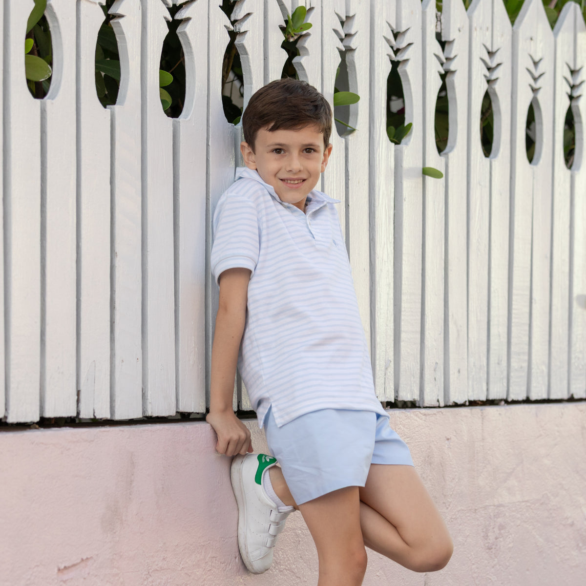 Boys’ light blue spring dress shorts in crisp cotton with flat front and elastic back waistband, by Henry Duvall – versatile for Easter, portraits, and warm-weather occasions.