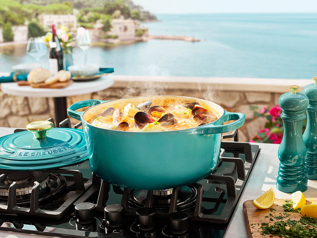 Signature Round Dutch Oven in Riviera 4.5 qt.
