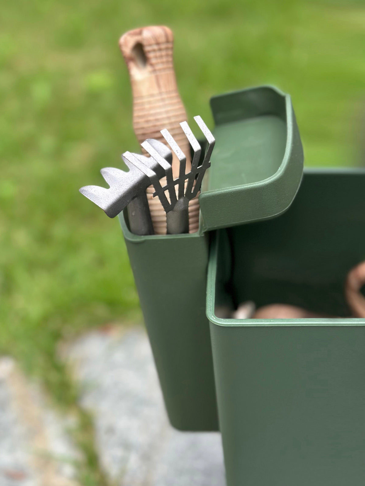 Hachiman Garden Tool Bag in Garden Green