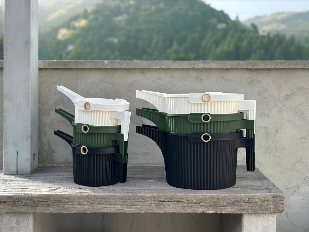 Hachiman Garden Beetle Watering Can Small in Black