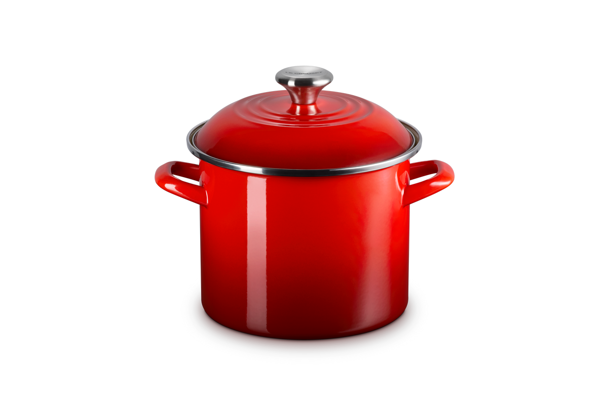 6 qt. Stockpot in Cerise