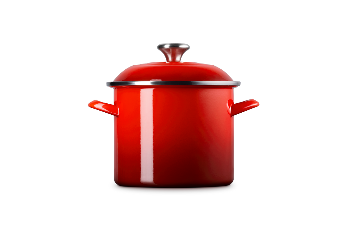 6 qt. Stockpot in Cerise