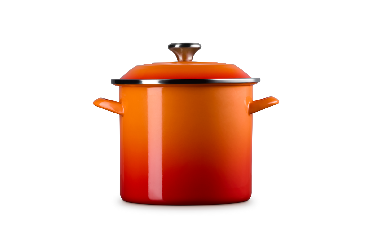 8 qt. Stockpot in Flame