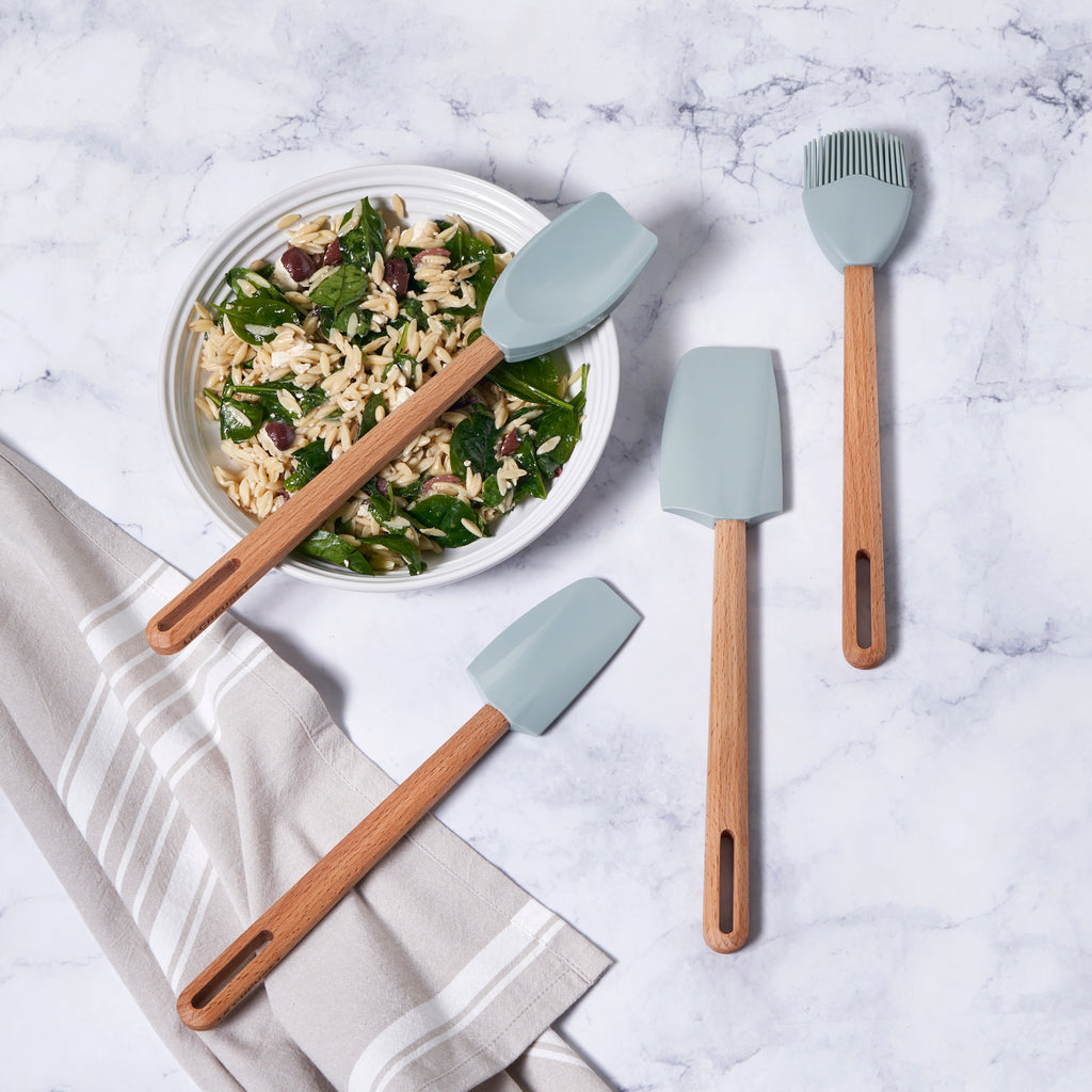 Signature Silicone Medium Spatula in Sea Salt