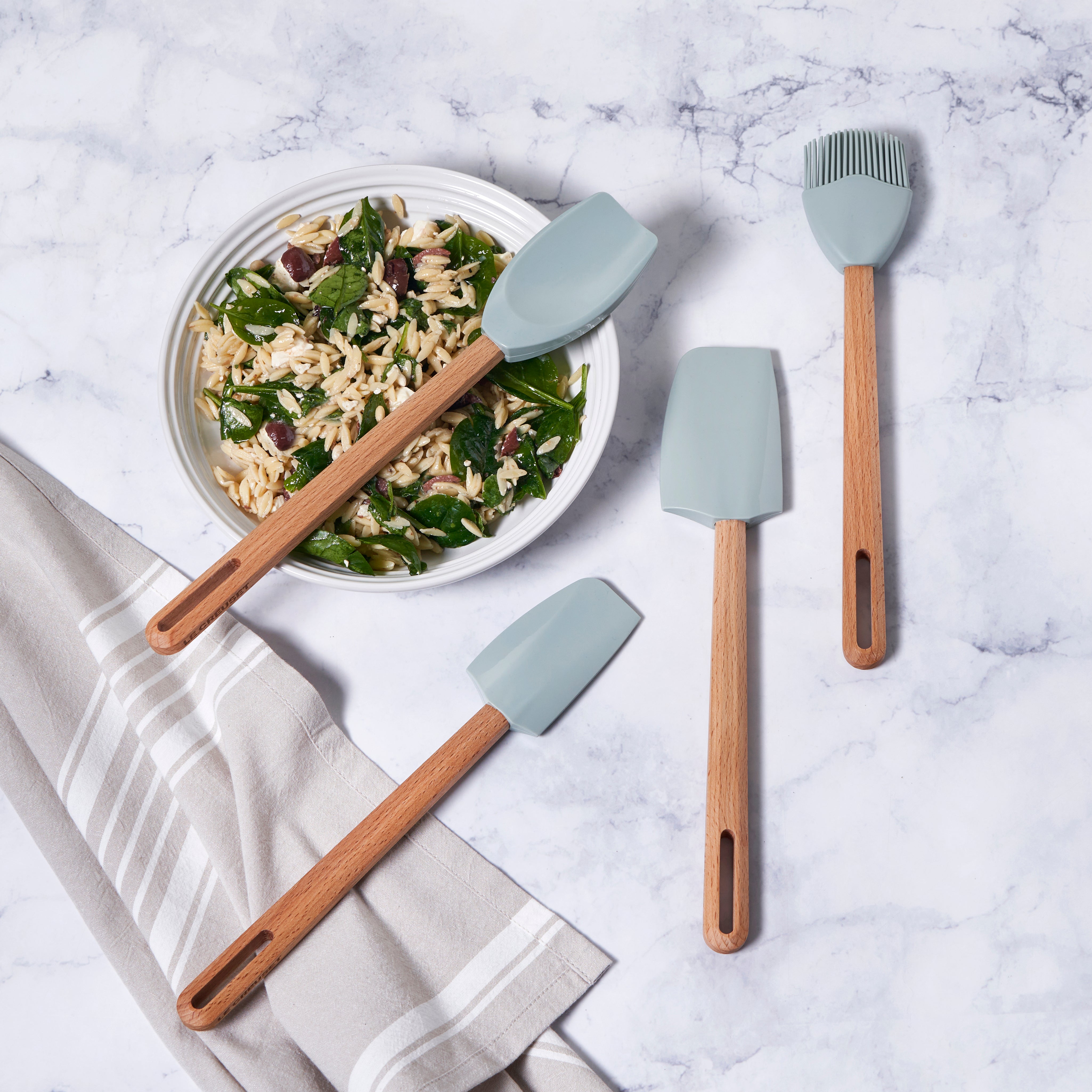 Signature Silicone Medium Spatula in Sea Salt