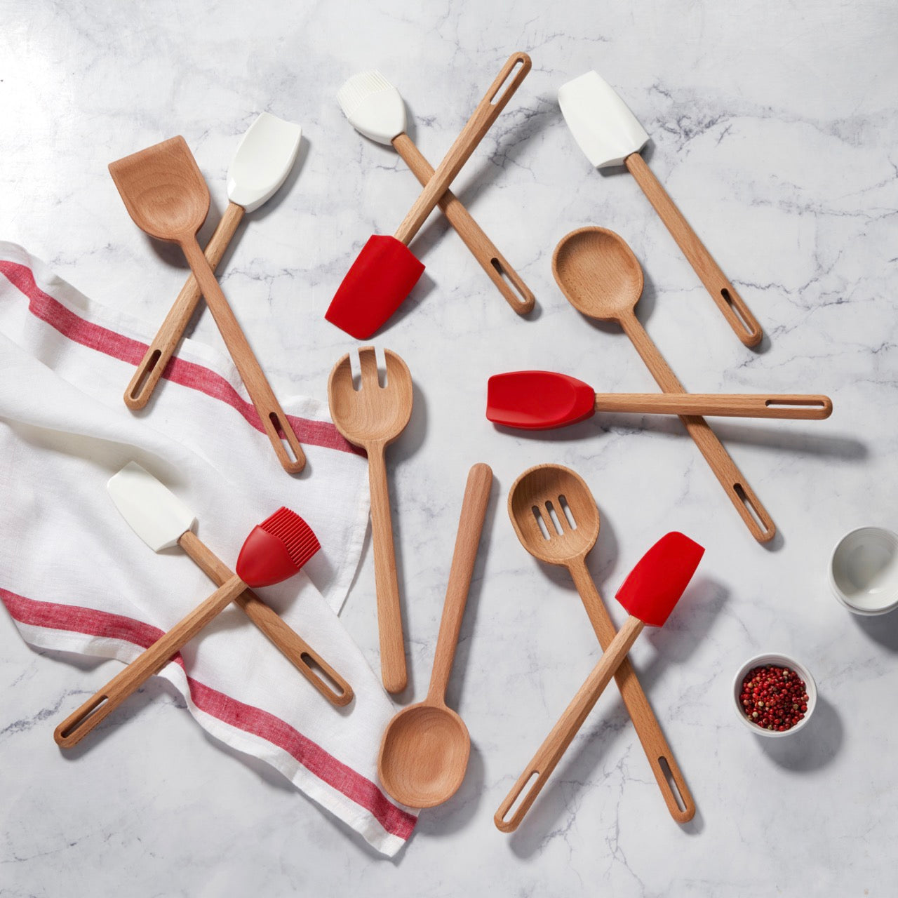 Signature Silicone Basting Brush in Cerise