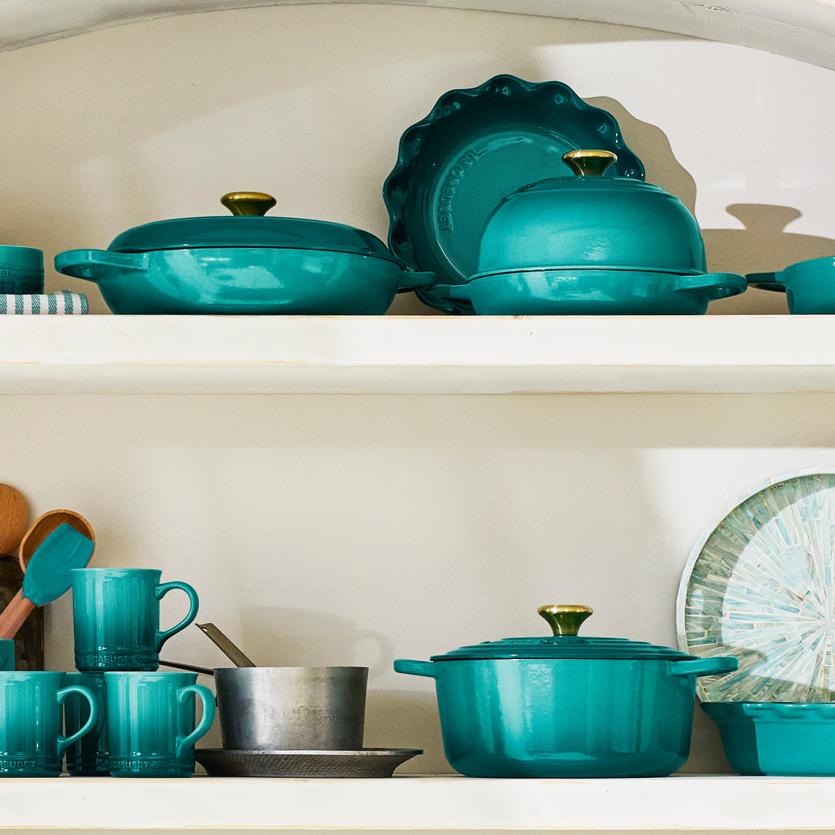 Signature Round Braiser in Riviera 3.5 qt.