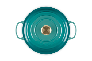 Signature Round Dutch Oven in Riviera 4.5 qt.