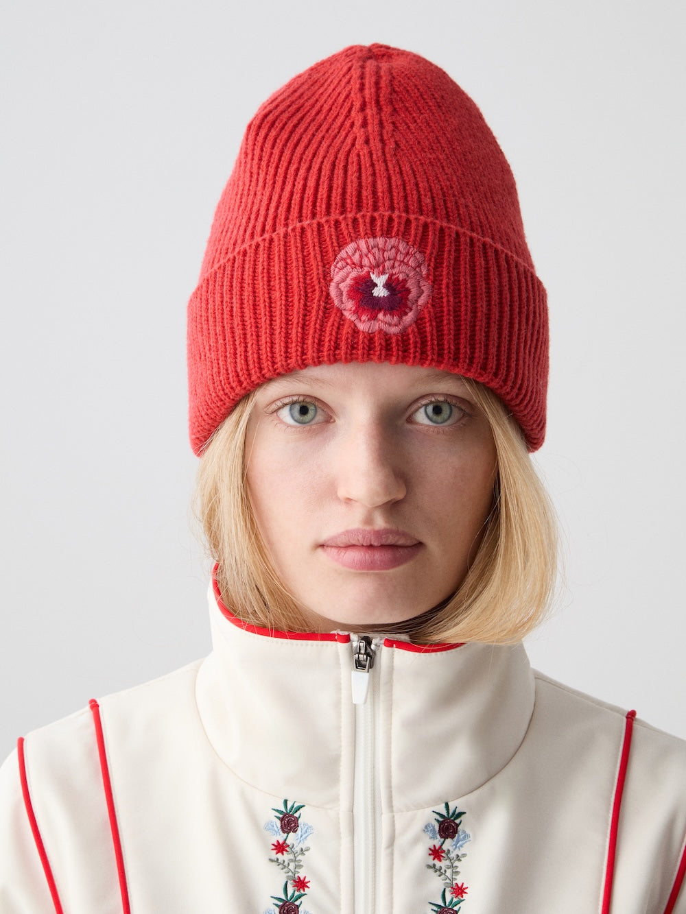 WN x Markarian Hat in Red