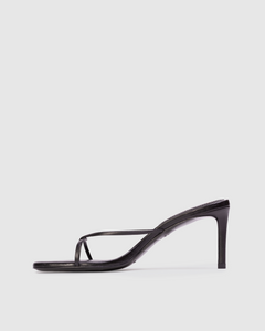 Gem 65 in Black Leather