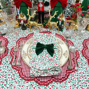 Mistletoe and Bows Ruffle Napkins, Set of 4