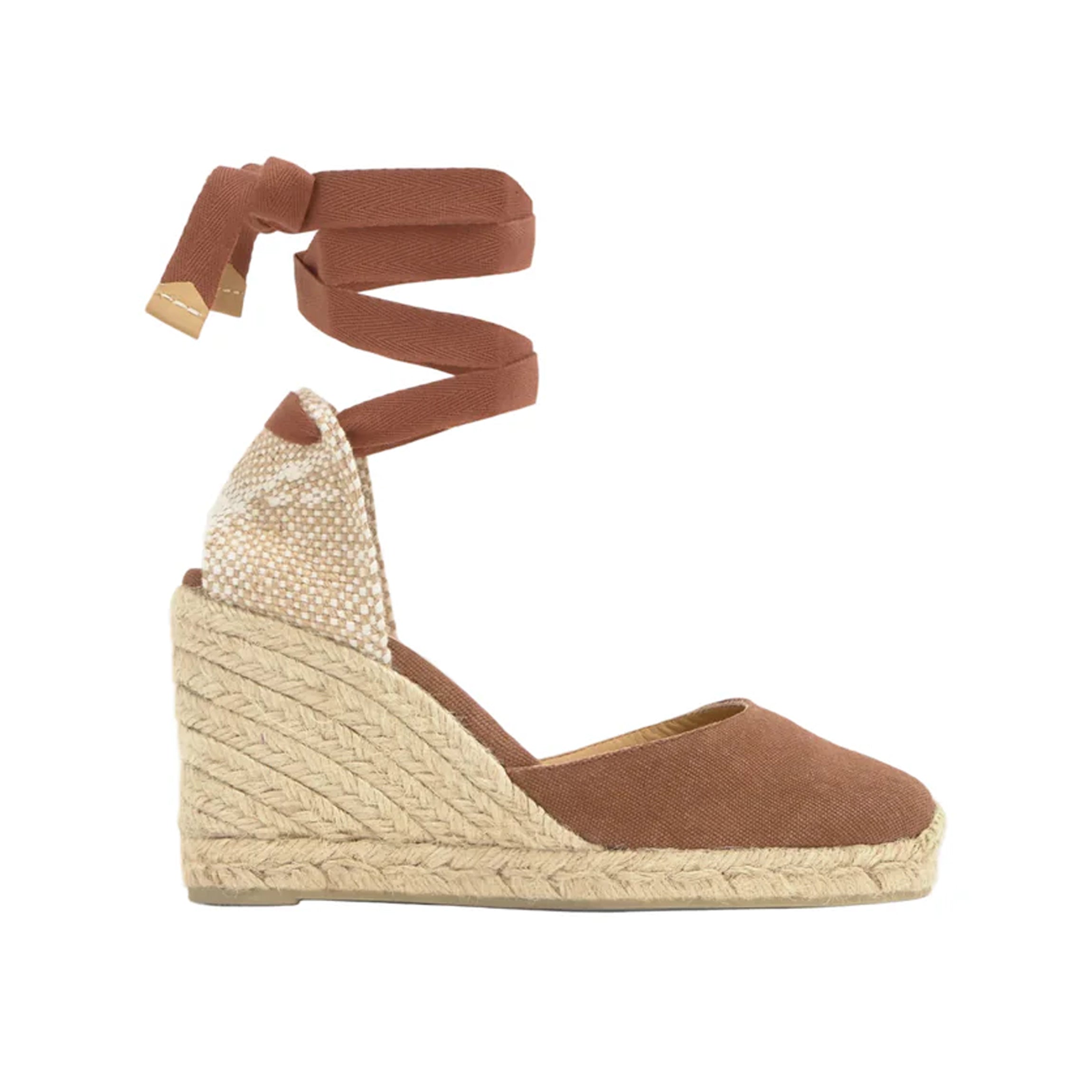 Carina 8 in Pecan