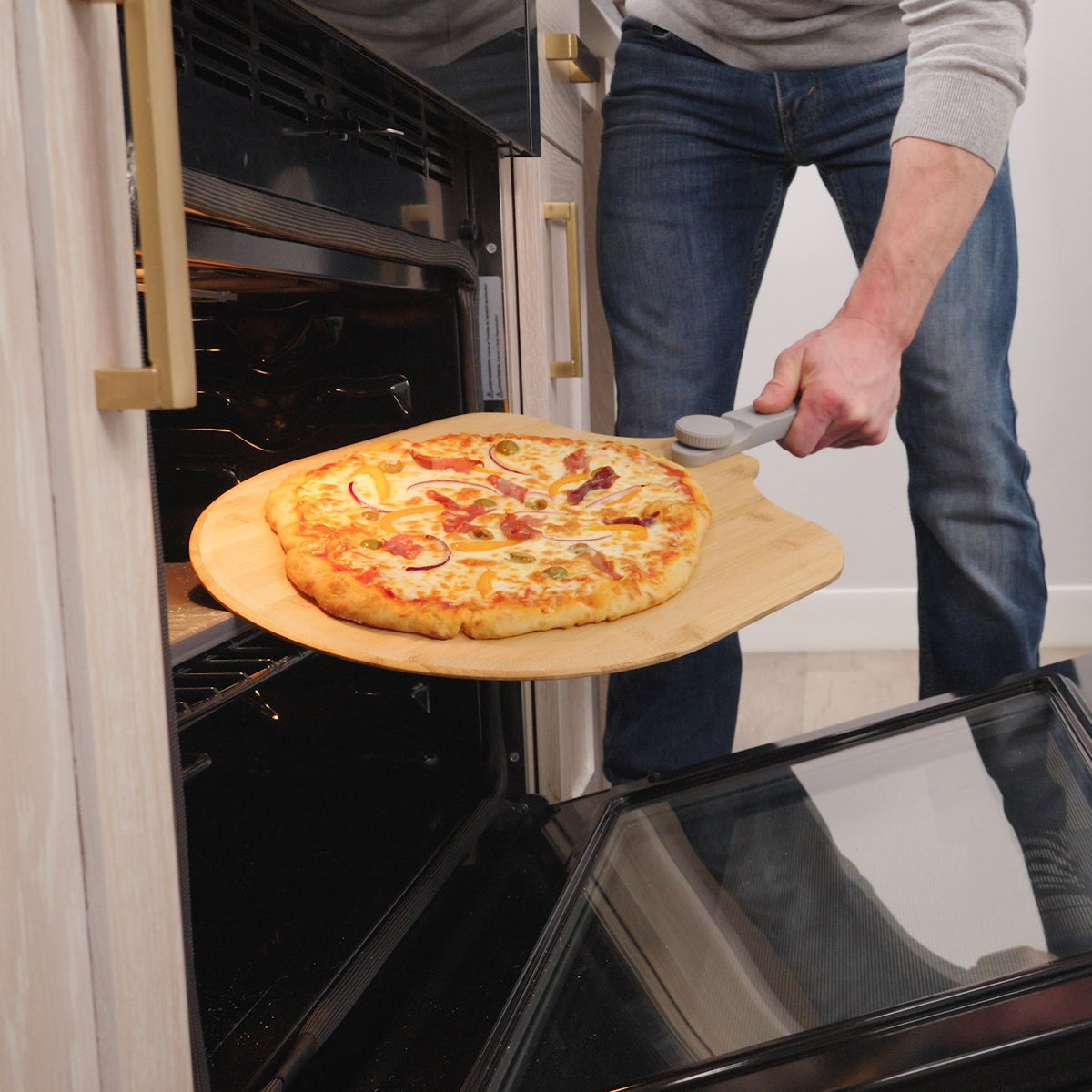 Bamboo Pizza Peel with Folding Handle 14" x 16" in Natural