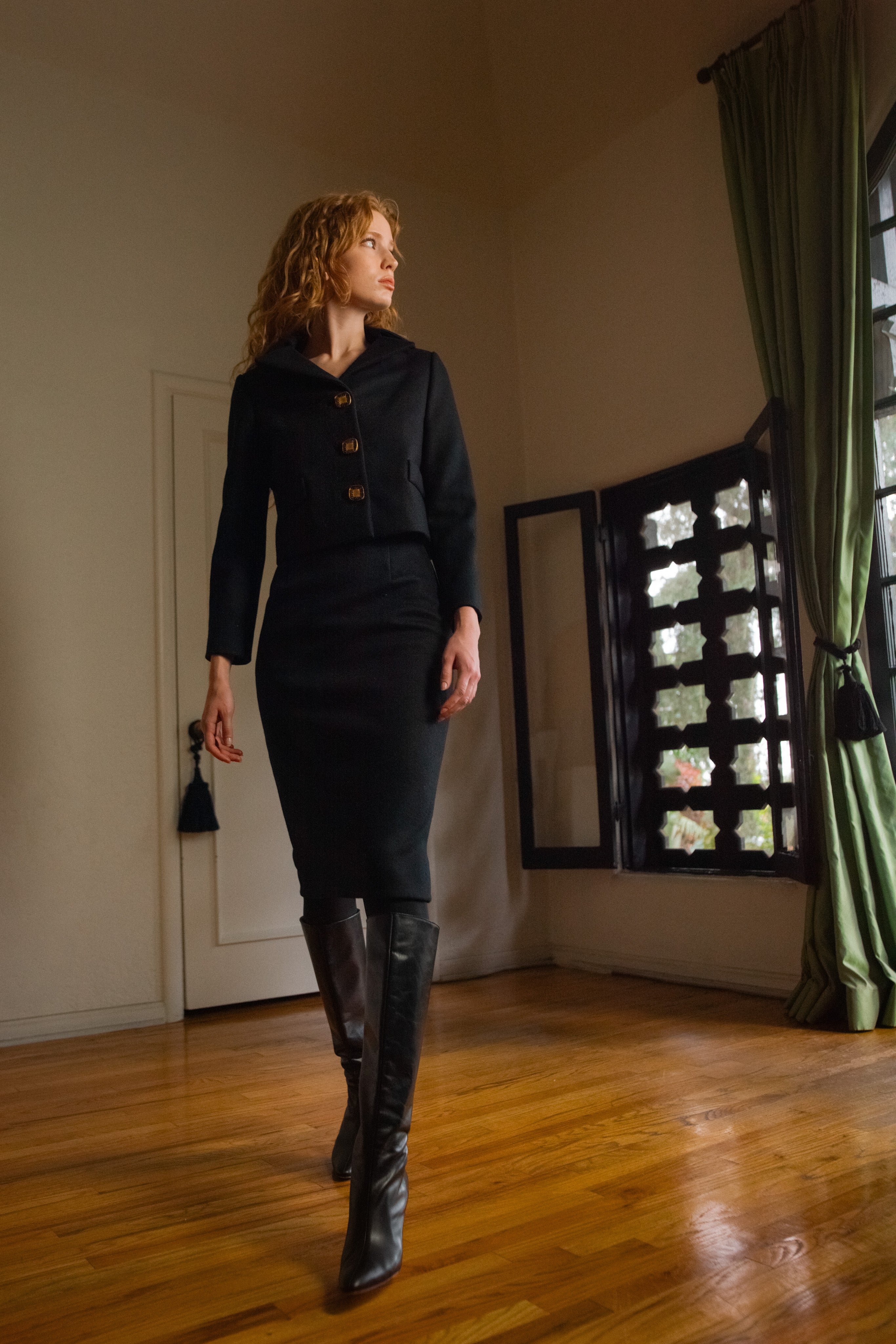 Cropped Jacket in Black