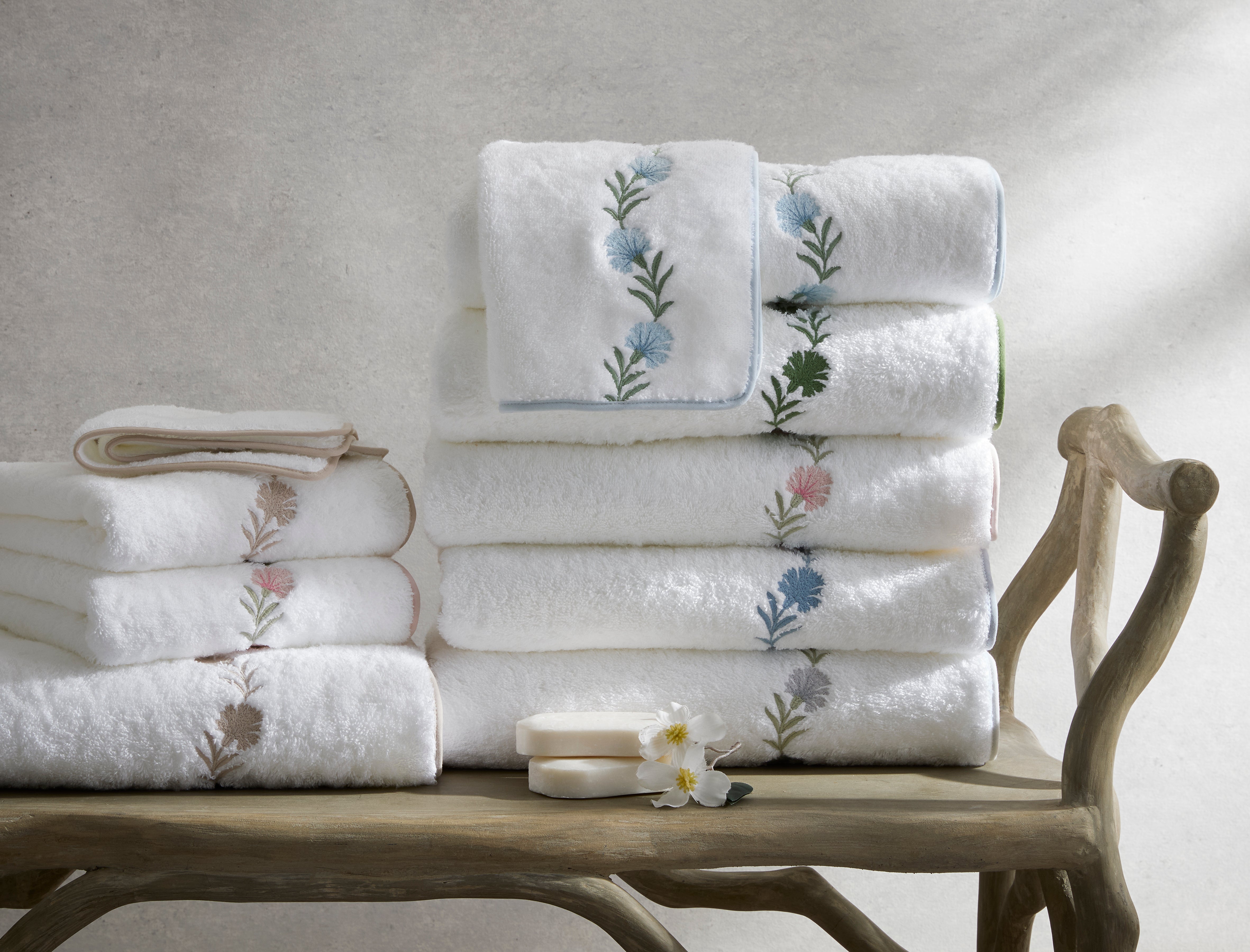 Daphne Bath Collection