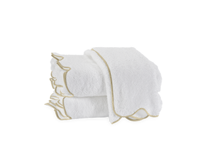 Cairo Scallop Bath Collection