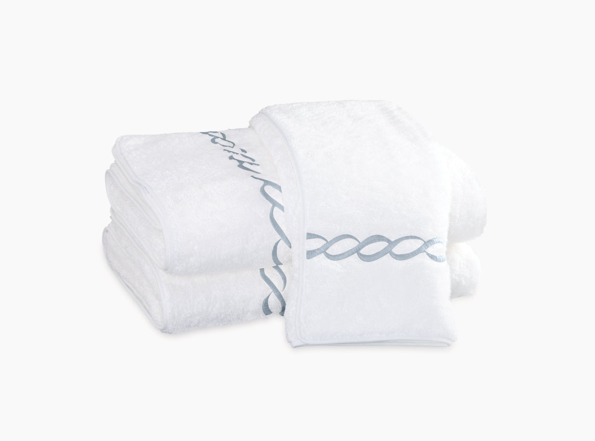Classic Chain Bath Collection