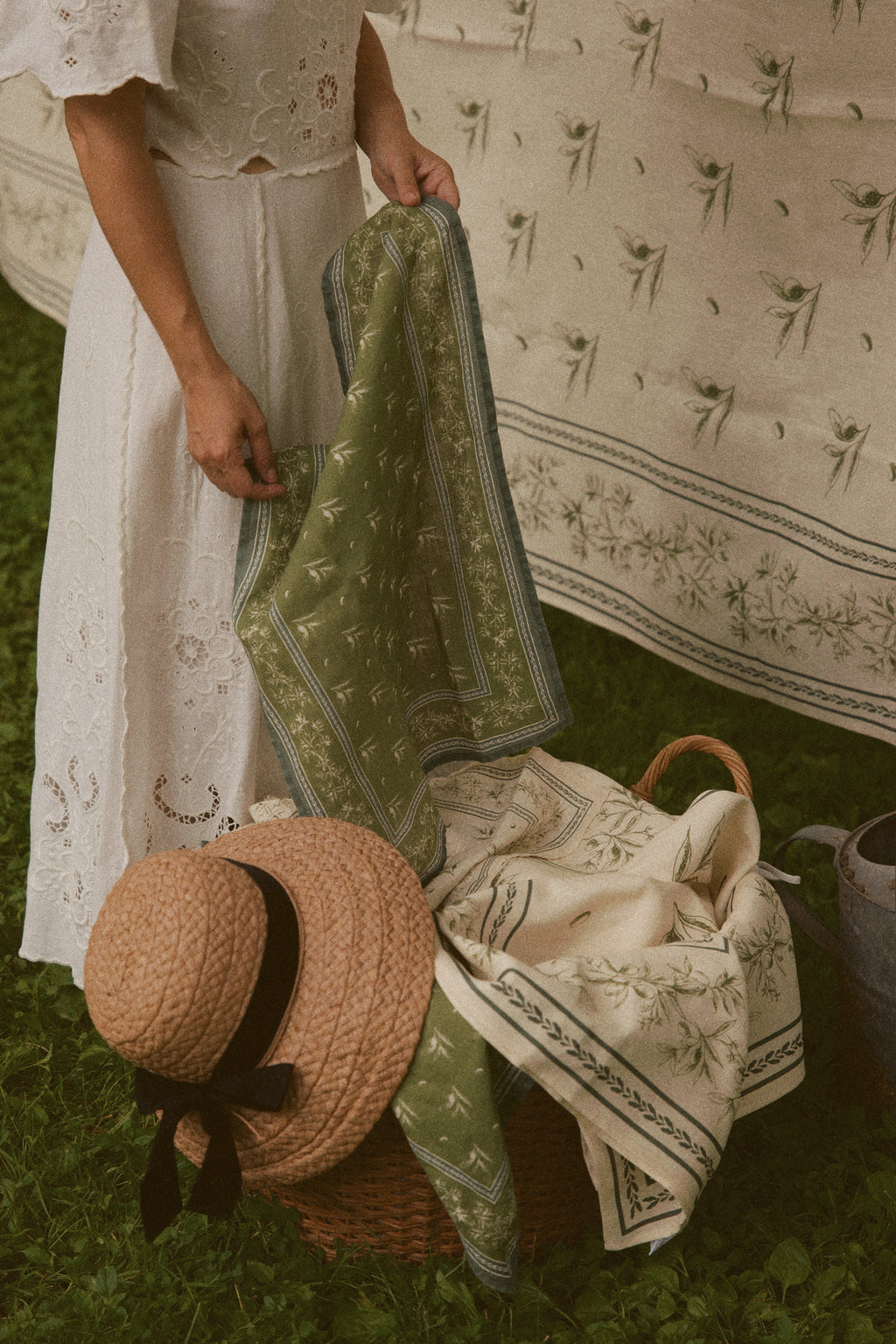 Cipoletti x Nadia Co. Fine Italian Linen Hand Towel