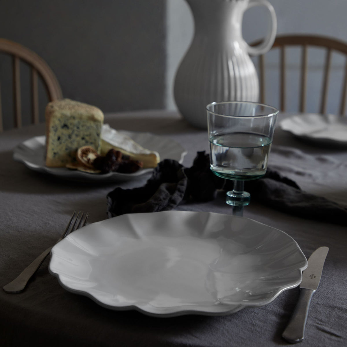 Rosa Collection Dinner Plates in White, Set of 6