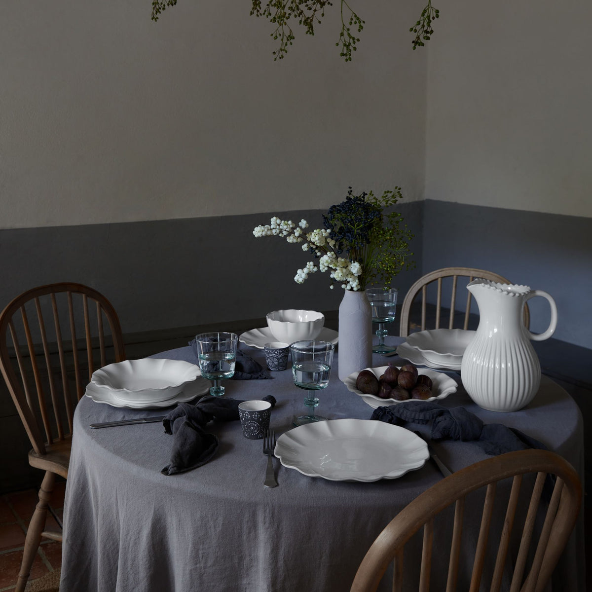 Rosa Collection Dinner Plates in White, Set of 6