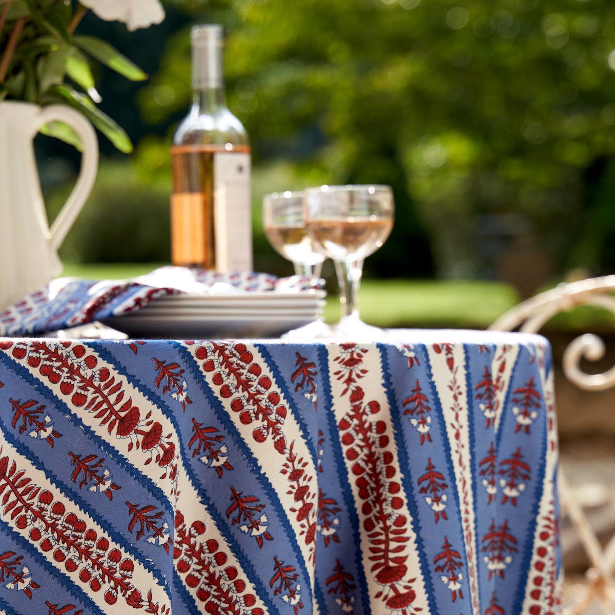 French Tablecloth Avignon Red & Blue