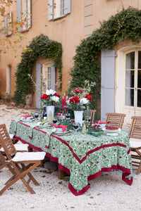Baies de houx Tablecloth in Red & Green