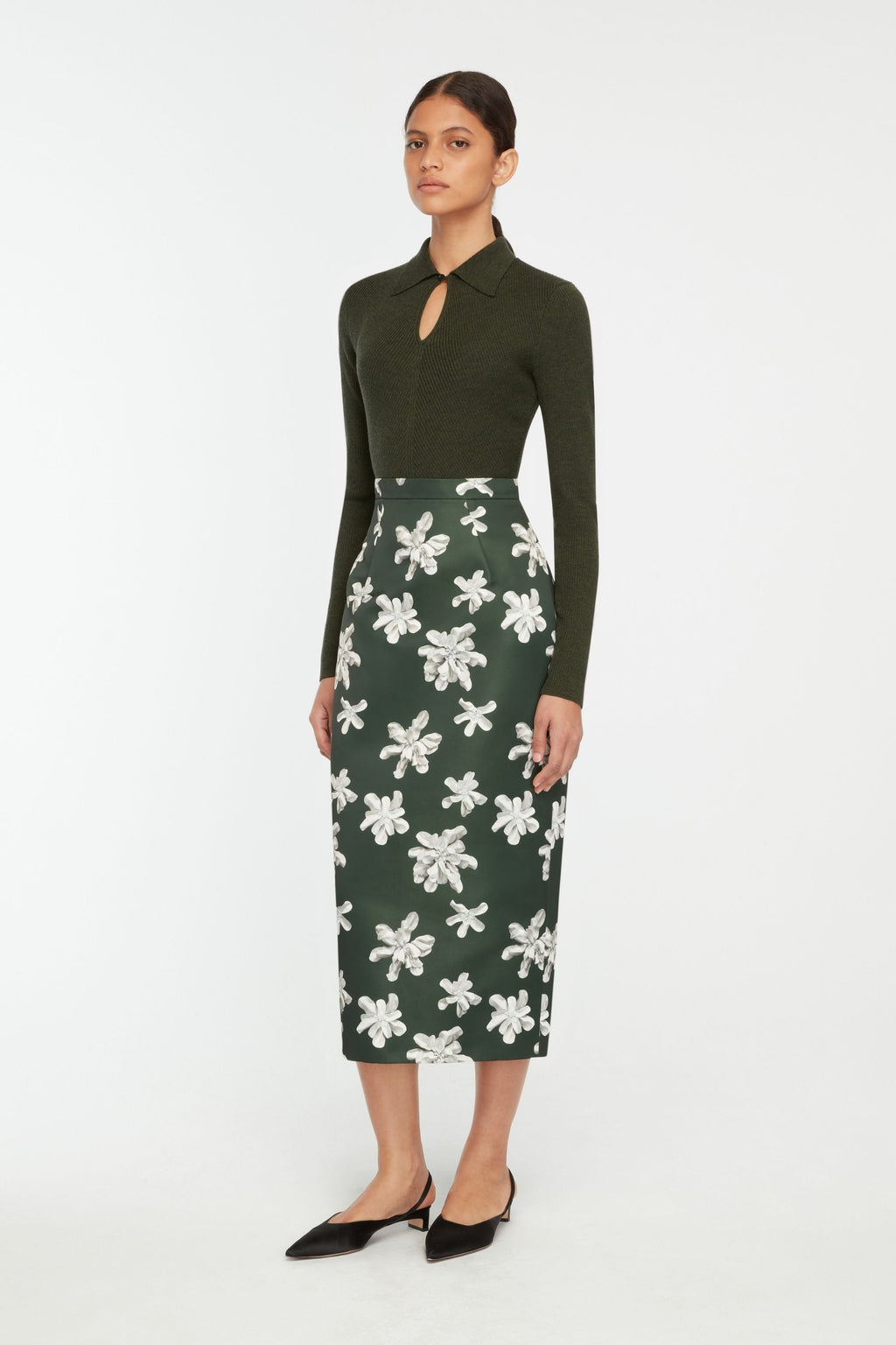 Lorelei Skirt In Ivory Floral On Hunter Green Genzianella| Emilia Wickstead
