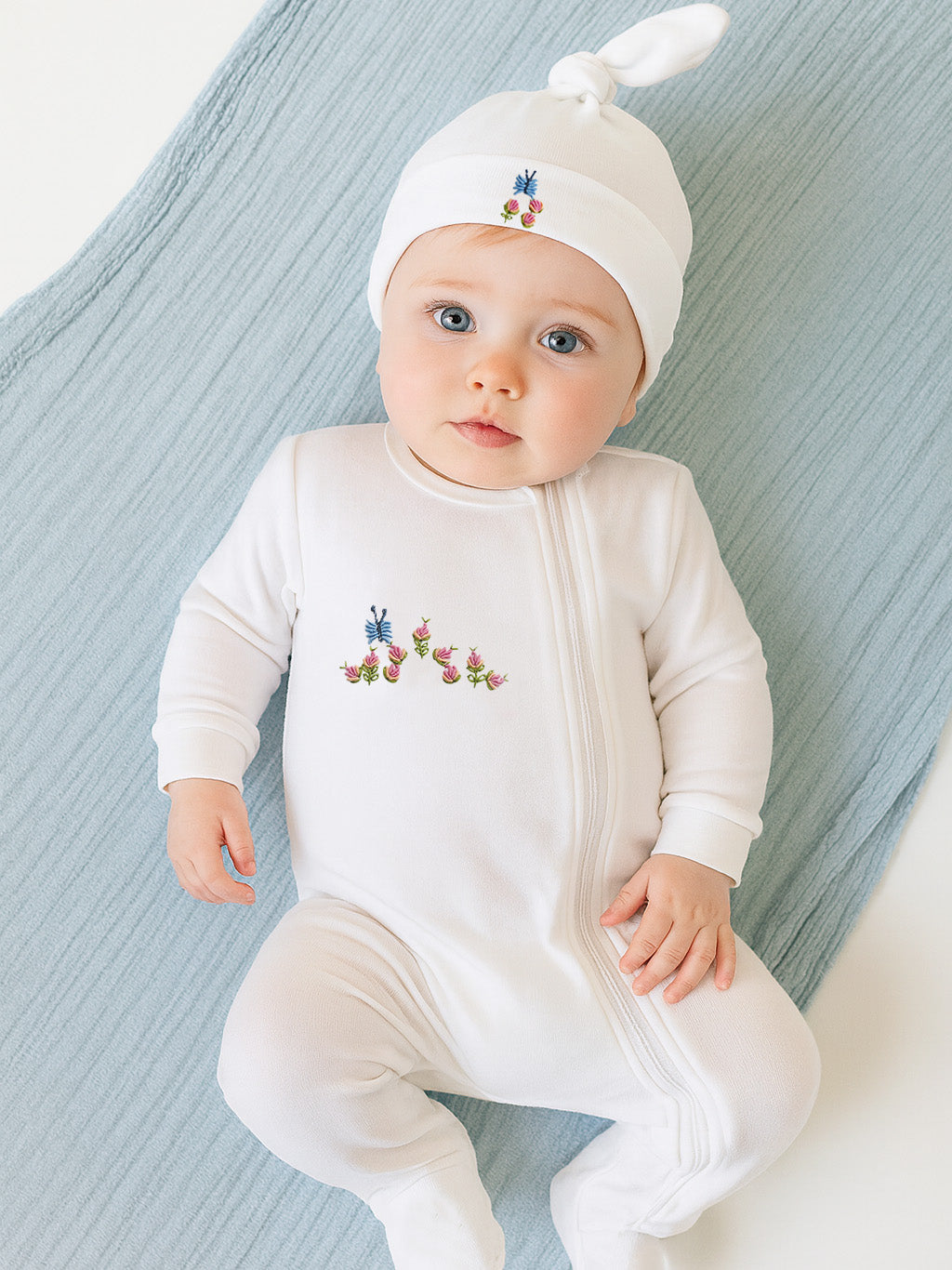Knotted Baby Hat in Combed Cotton Embroidered