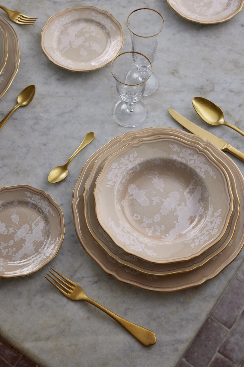 Oriente Italiano Antico Doccia Soup Plate in Meringa