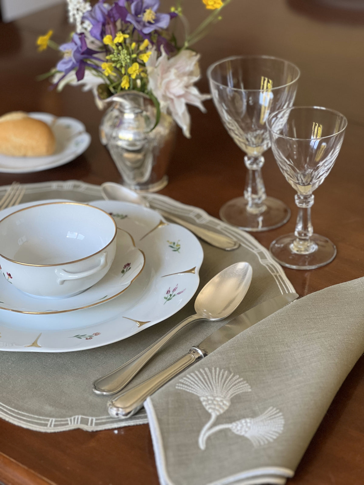 Nilo Linen Dinner Napkin in Moss