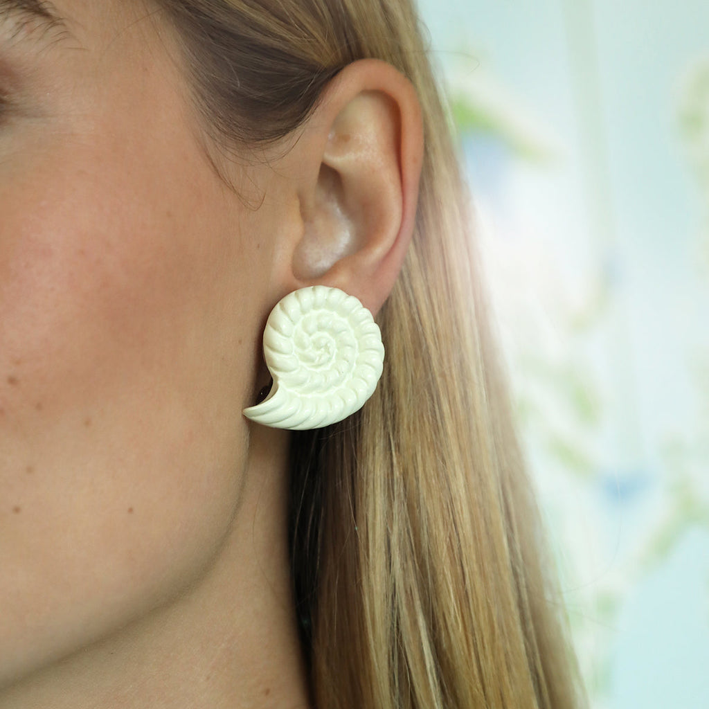 Isola Etched Stud