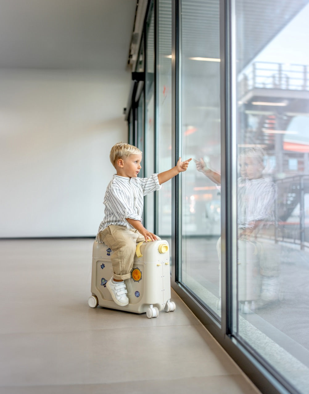 JetKids™ Travel Bundle in Moonglow White