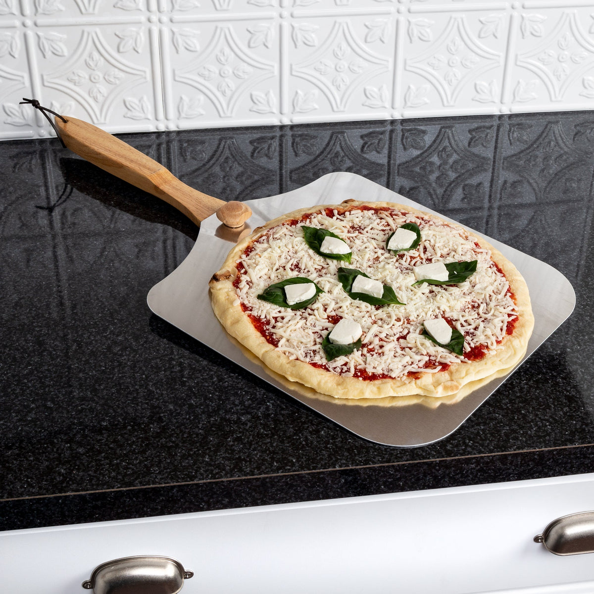 Aluminum Pizza Peel with Folding Handle 14" x 1 6" in Silver