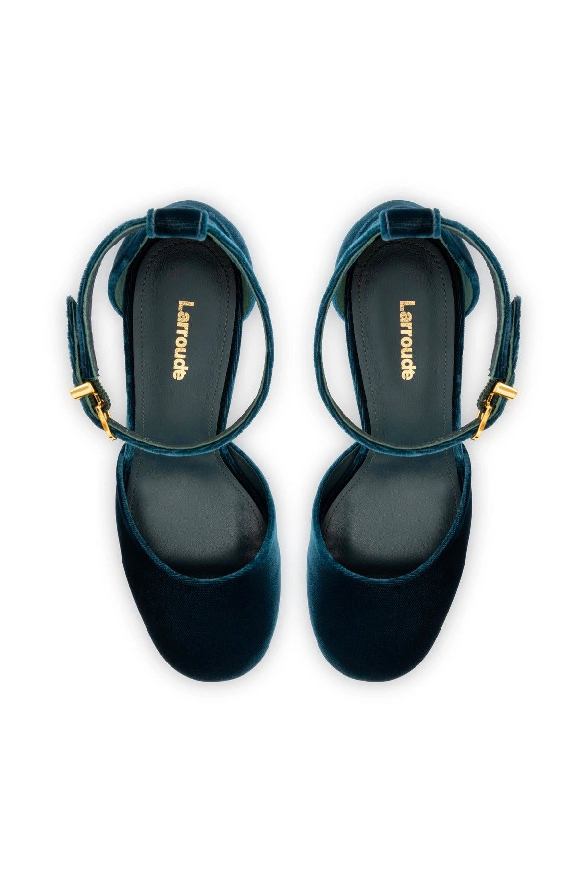 Ari Pump In Deepsea Velvet
