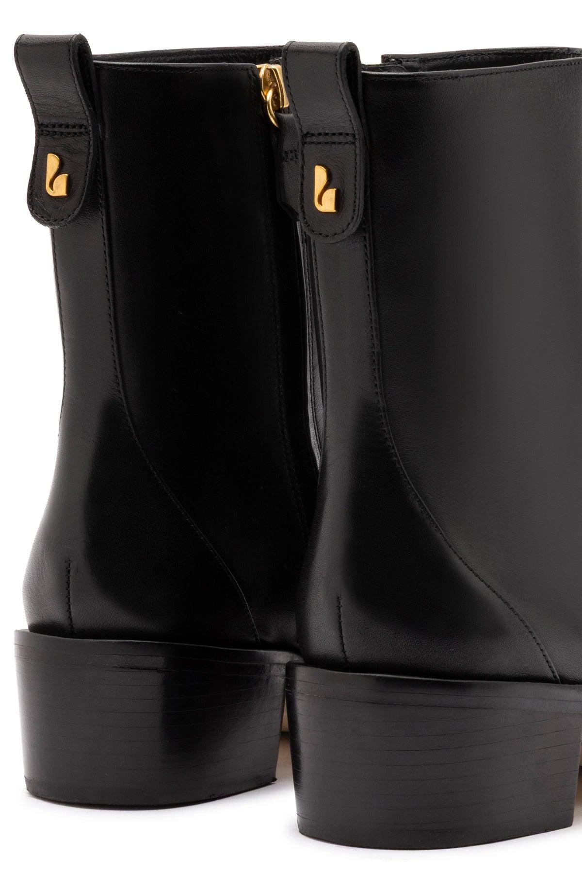 Florencia Low Boot In Black Leather