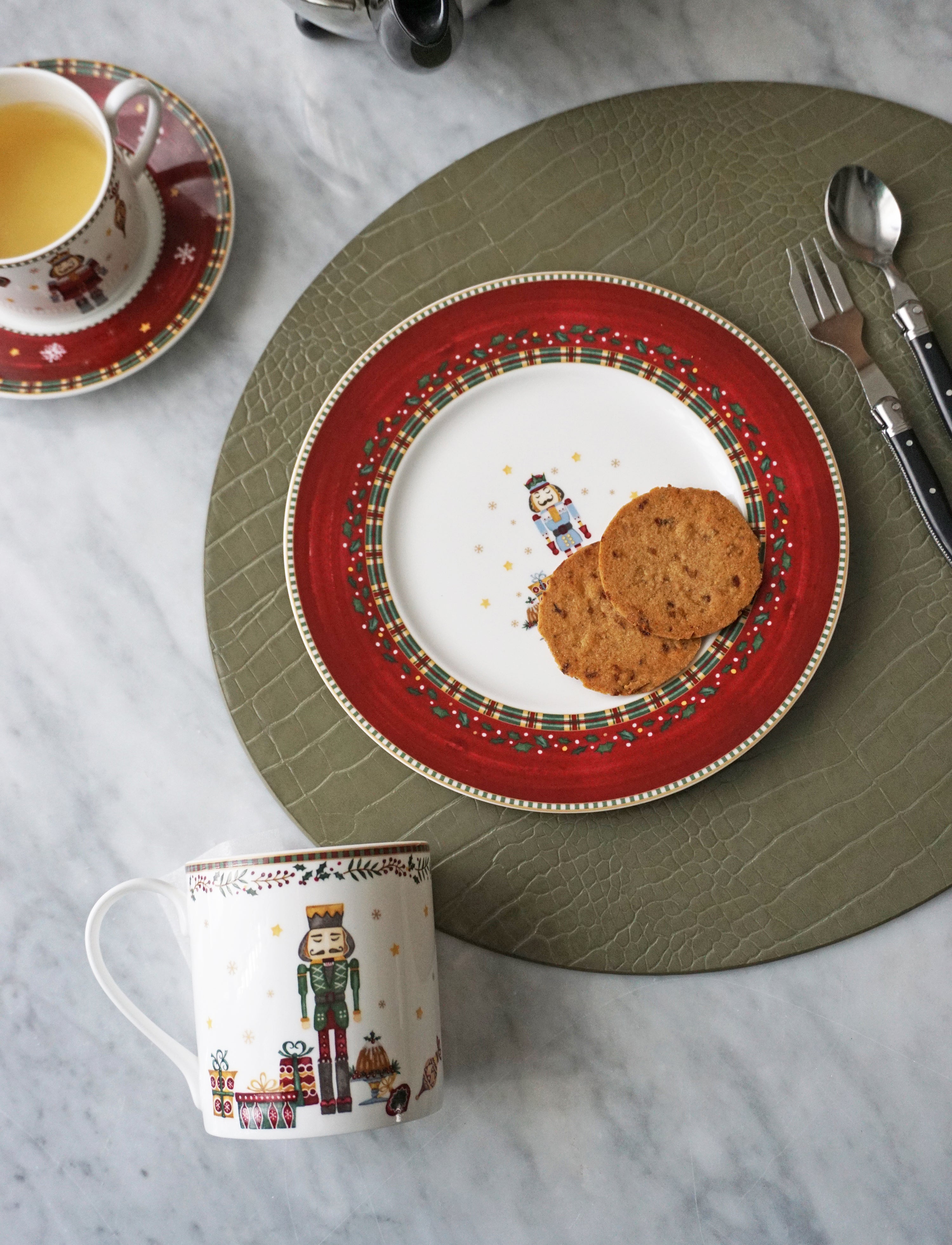 Prouna Nutcracker Lifestyle Photo Salad Plate Cut