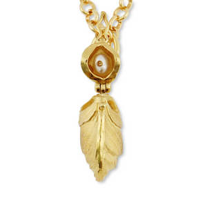 Oyster Vesta Case Necklace