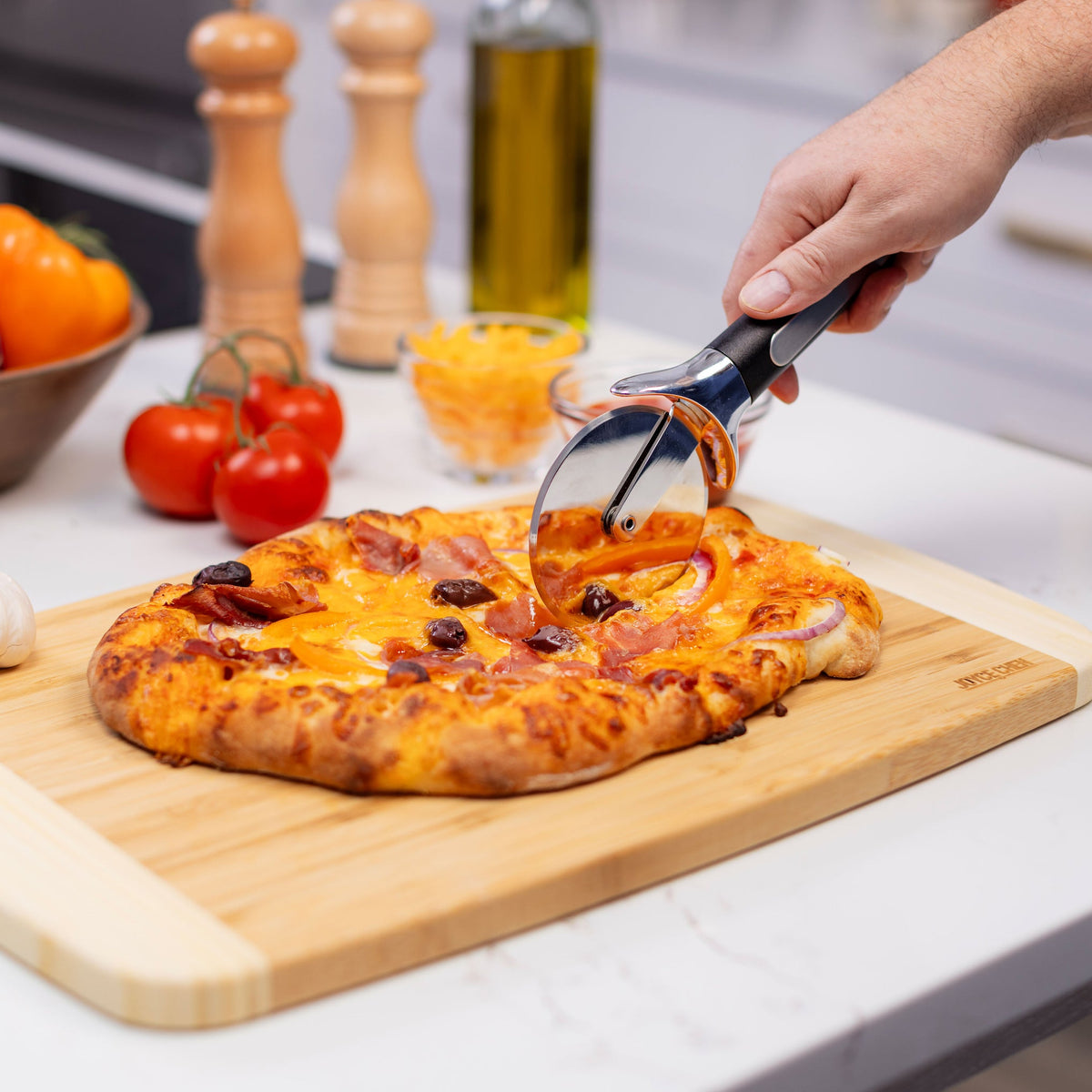 Premium Pizza Cutter 3.5" Cutting Wheel in Black