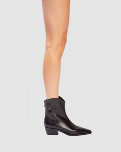Reed in Black Leather