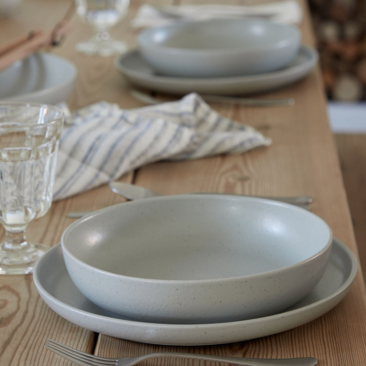 Pacifica Collection Dinner Plates in Oyster Grey, Set of 6