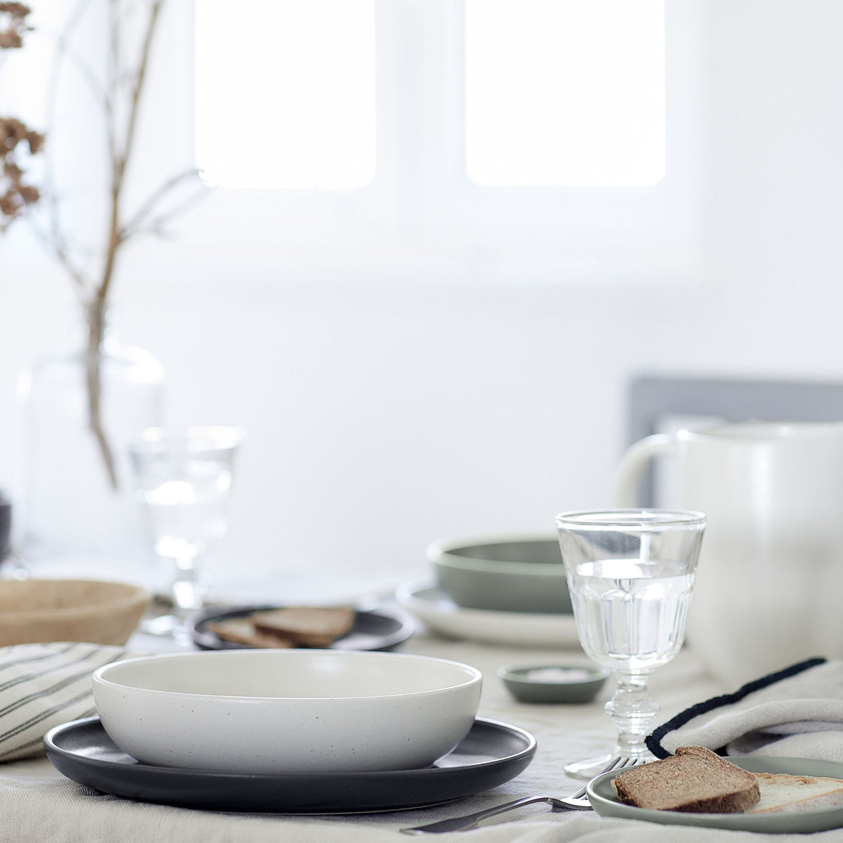 Pacifica Collection Dinner Plates in Seed Grey, Set of 6