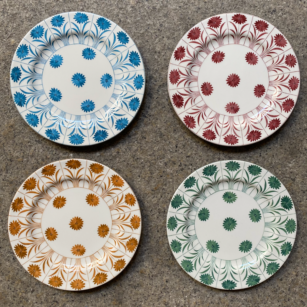 Daisy Plate in Blue