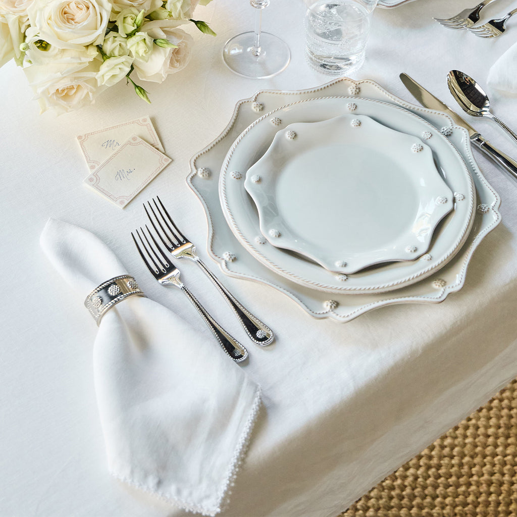 Berry Scallop 60" x 120" Tablecloth in White