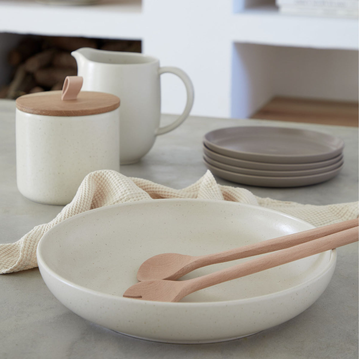 Pacifica Collection Serving Bowl 13" in Vanilla