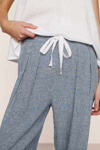 Linen Blend Relaxed Pant in Gingham White/Navy