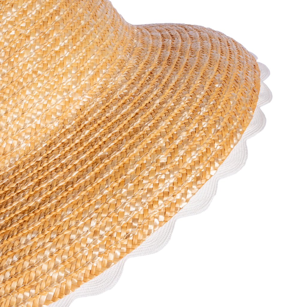 Wavy Hat in White