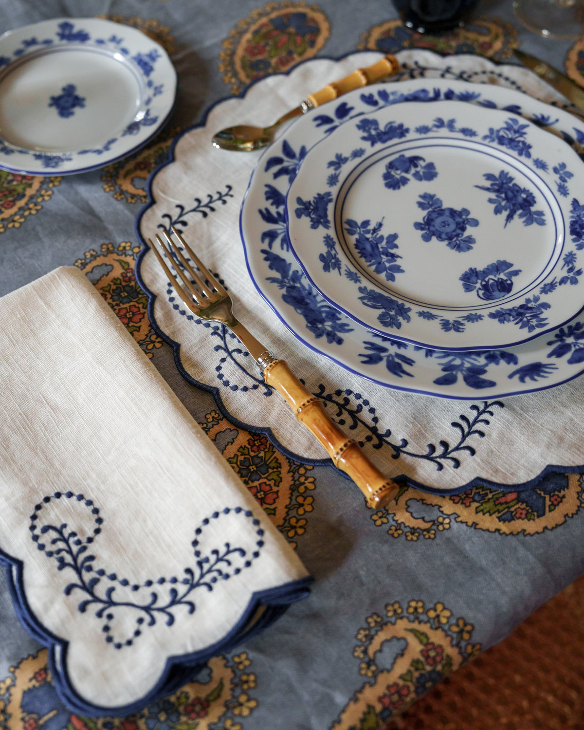 Gloria Porcelain Dessert Plate in Blue